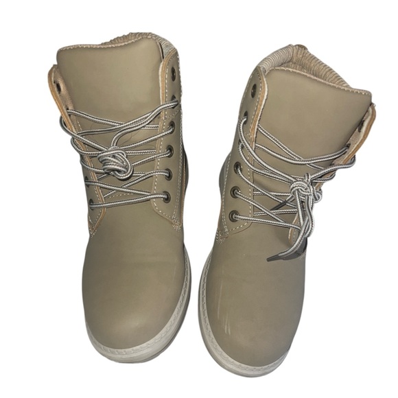 Tan Winter Boots - Picture 1 of 5